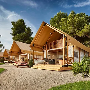 Prázdninový areál Arena One 99 Glamping