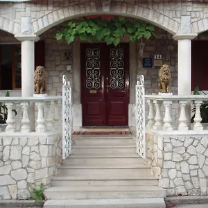 https://apartments-and-rooms-deskovic.primorje-gorskikotar.com